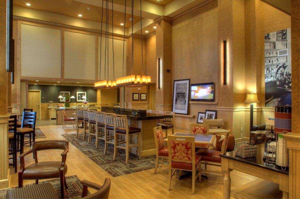 Hampton Inn & Suites Dodge City Boot Hill Casino Restoran fotoğraf